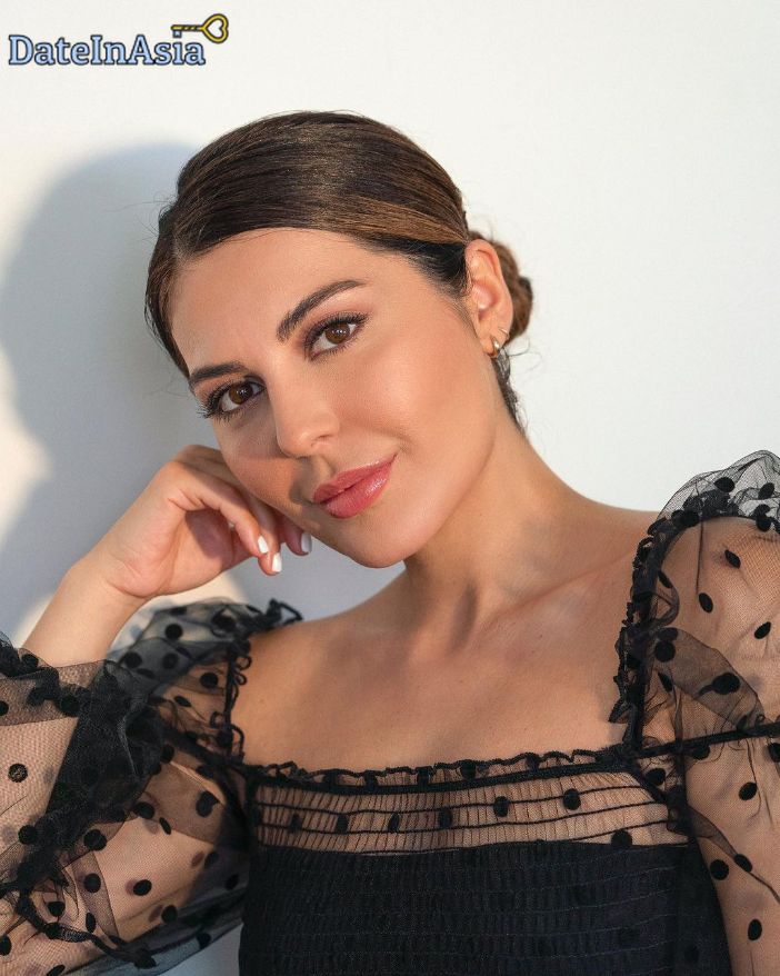 gorgeous Armenian woman